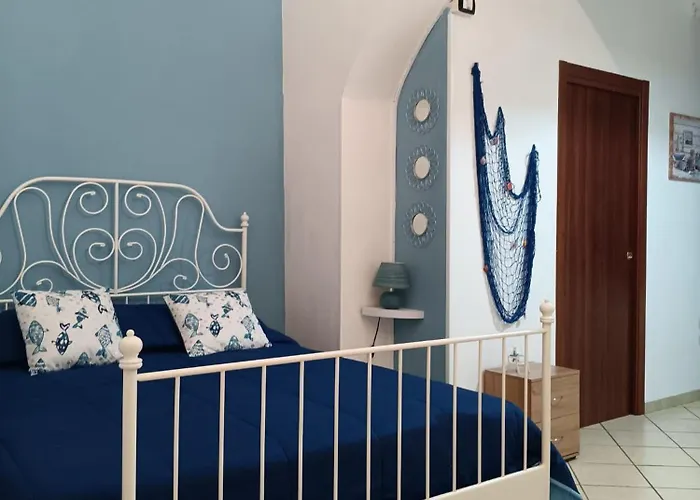 Alojamento de Acomodação e Pequeno-almoço Luna Mare Beb Centro